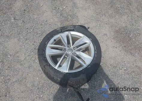 2016 Audi Q3 2.0T Premium Plus из США, поврежденный, VIN WA1EFCFS2GR023116